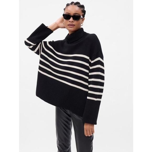 NWT GAP 24/7 Split-Hem Turtleneck Sweater - Picture 1 of 7